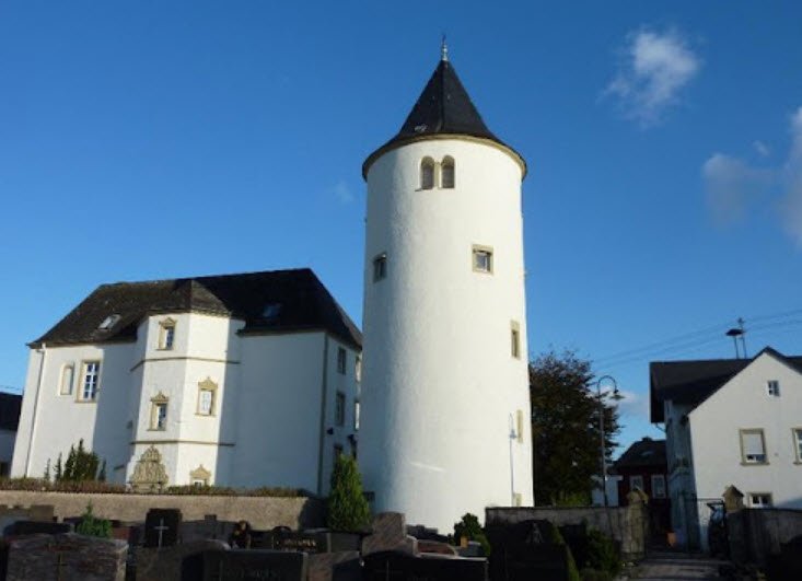 Warsberger Burg Wincheringen, Wincheringen, Germany, Germany
